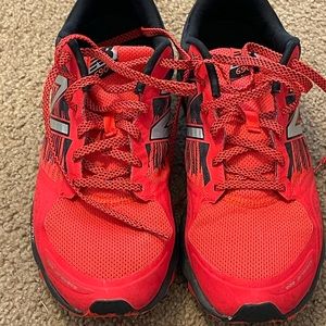 NewBalance MT690LA2 690v2Trail Men running Shoes